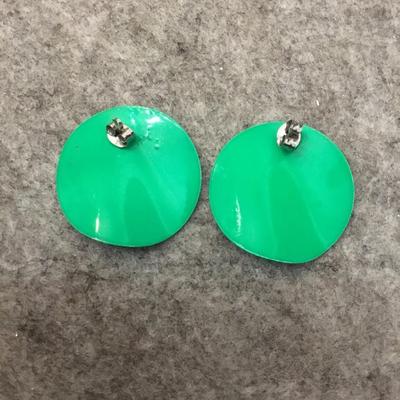 Beautiful, dark green metal enamel vintage circulars that earrings