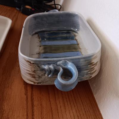 PAMPERED CHEF MEDIUM BAR PAN AND A CLAY CASSEROLE DISH