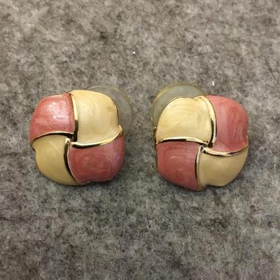 Beautiful, gold, toned enamel vintage stud earrings