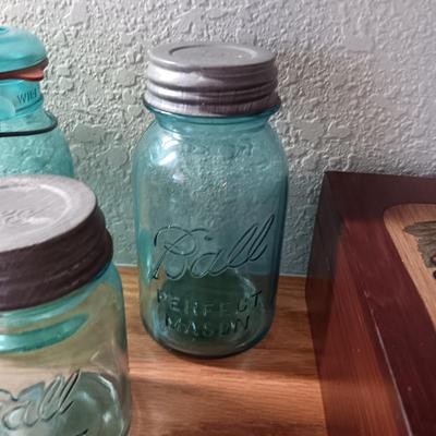 4 OLD CANNING JARS, A LARGE WOODEN BOX OF RECIPES AND RECIPE PAMPHLETS
