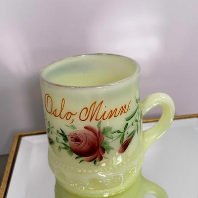 Heisey Oslo MN Souvenier Uranium milk Glass