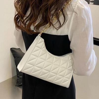 White PU Faux Leather Handbag Purse for Women w/Gold Chain Strap & Zipper Closure - Stylish & Convenient Shoulder Bag Purse