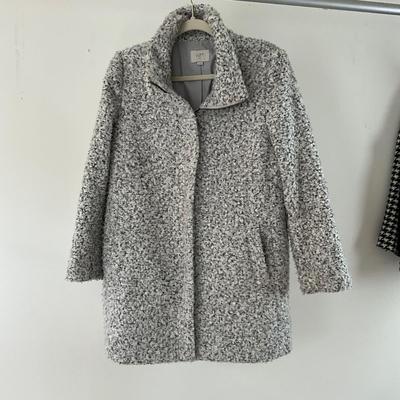 UBR8364 Pair of Ladies Winter Coats by LOFT & Banana Republic