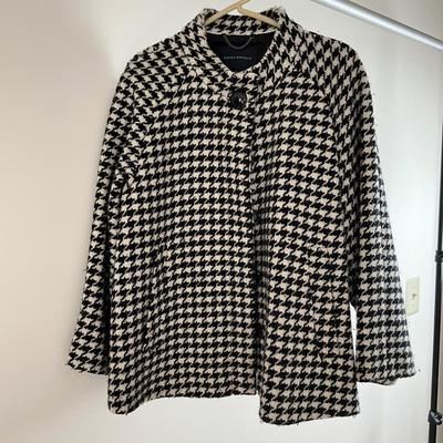 UBR8364 Pair of Ladies Winter Coats by LOFT & Banana Republic