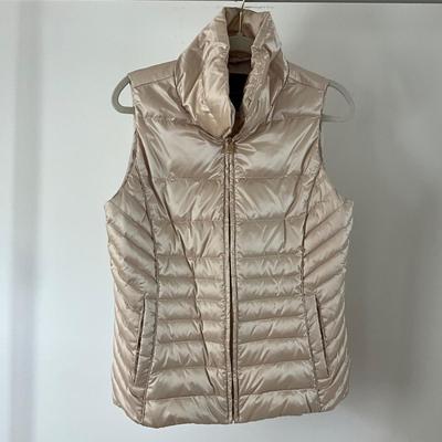 UBR8367 Lot of Ladies Jackets & Vests-Soft Surroundings & Talbots