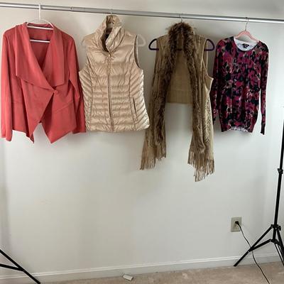 UBR8367 Lot of Ladies Jackets & Vests-Soft Surroundings & Talbots