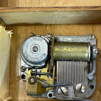 Vintage Wood Inlay Italian Music Box
