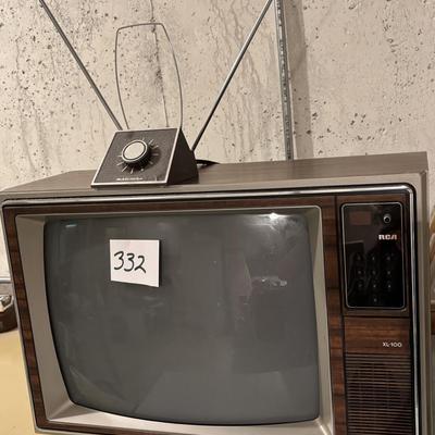 RCA TV and Rabbit Ears