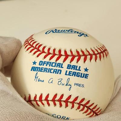 Mo Vaughan Red sox OMLB Signed Autographed Baseball In Collectors Case