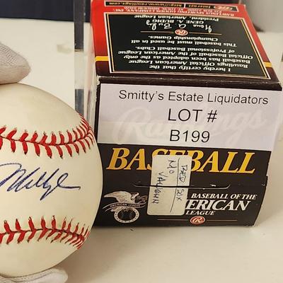 Mo Vaughan Red sox OMLB Signed Autographed Baseball In Collectors Case