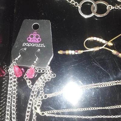 Jewelry Lot, Paparazzi, Vida, & more