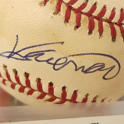 Vladimir Geurrero Expos OMLB Signed Autographed Baseball In Collectors Case