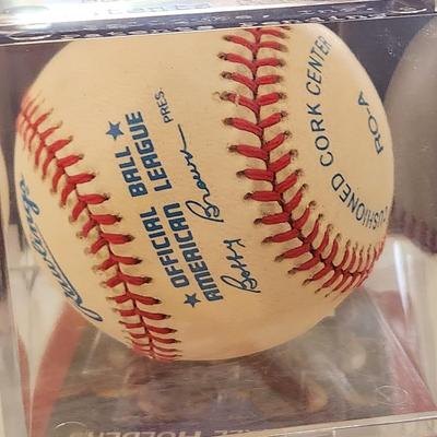 Juan Gonzales Rangers OMLB Signed Autographed Baseball In Collectors Case