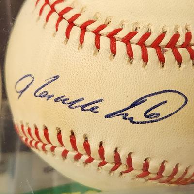 Glenallen Hill Cubs OMLB Signed Autographed Baseball In Collectors Case