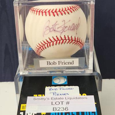 Bob Friend Pirates OMLB Signed Autographed Baseball In Collectors Case
