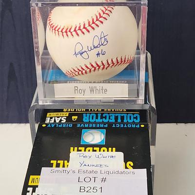 Roy White #6 Yankees OMLB Signed Autographed Baseball In Collectors Case