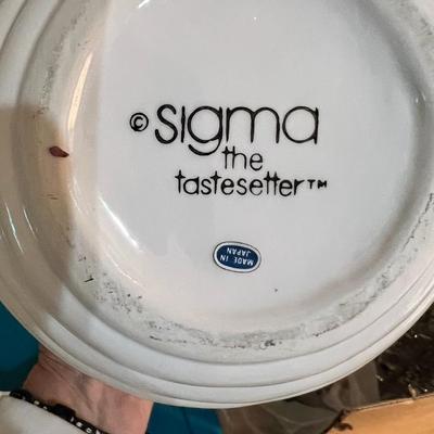 Sigma Vintage Teapot