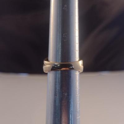 14 Karat Yellow Gold and Gemstone Ring- Size 6- Approx Weight 9.2 Grams (#6)