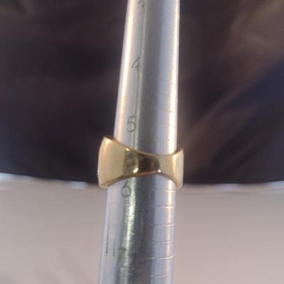 10 Karat Yellow Gold and Gemstone Ring- Size 5 1/2- Approx Weight 7.6 Grams (#7)