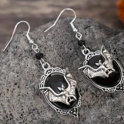 DAT - Vintage Gothic Bat Earrings with Synthetic Black Gemstones