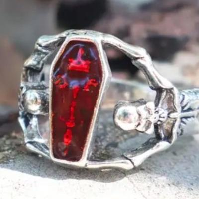 DAT - Size 10 - Vintage Silvery Vampire Skull Ring