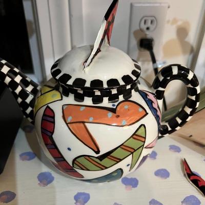 Robin Sterling High Heels Teapot, Burlington, MASS
