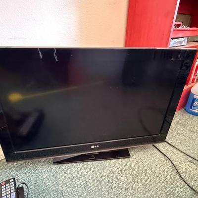 36" LG TV w/ remote