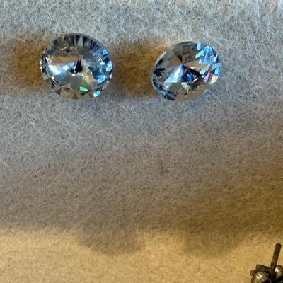 Lot of stufd earrings