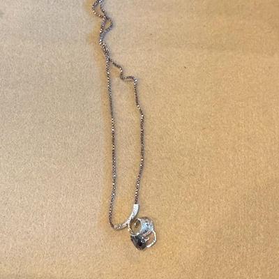 Silver necklace w/ pendant