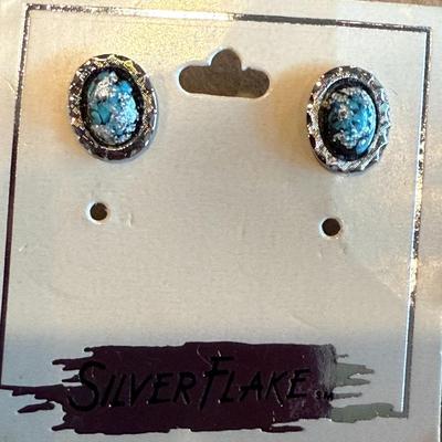 Lot of stud earrings