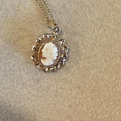 Vtg cameo necklace and earrings