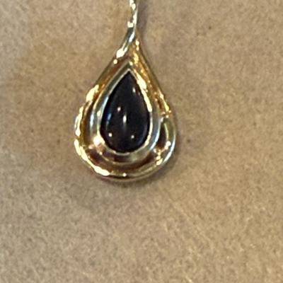 Black and silver teardrop necklace w/earrings