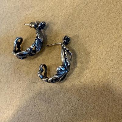 Leaf earring