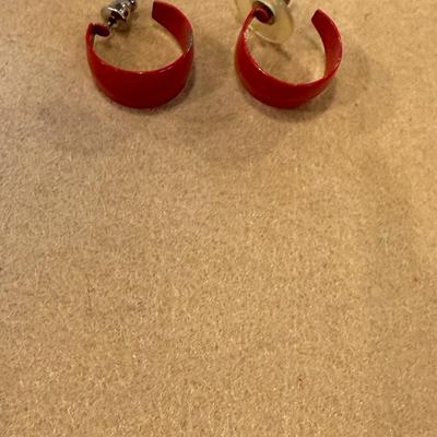 Costume jewlery