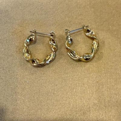 Costume jewlery