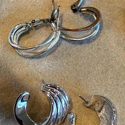 Costume jewlery LOT