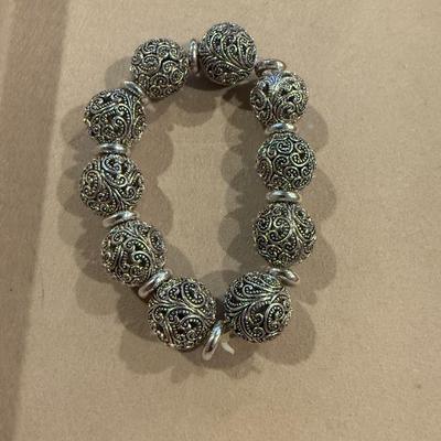 Silver round bracelet