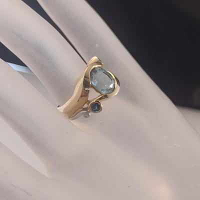 14 Karat Yellow Gold and Gemstone Waterfall/Cocktail Ring- Size 6- Approx Weight 7.6 Grams (#10)