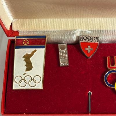 LOT 41: Olympics Collectable Pins, Posters, Books & More