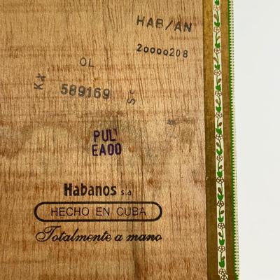 LOT: 47: Collection Of Cigar Boxes & Cigar Label Art Books