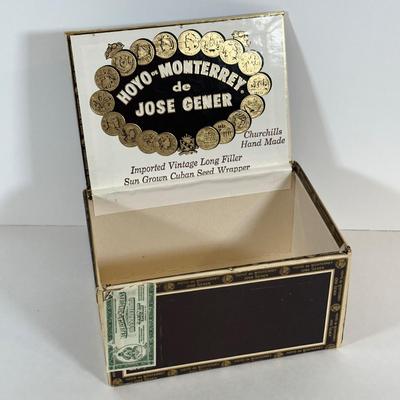 LOT: 47: Collection Of Cigar Boxes & Cigar Label Art Books