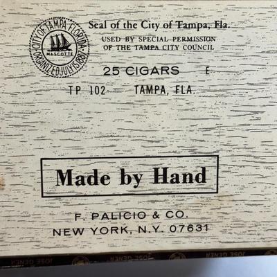 LOT: 47: Collection Of Cigar Boxes & Cigar Label Art Books
