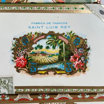 LOT: 47: Collection Of Cigar Boxes & Cigar Label Art Books