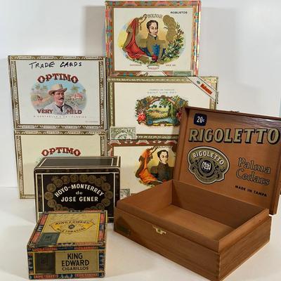 LOT: 47: Collection Of Cigar Boxes & Cigar Label Art Books