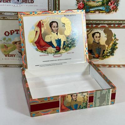 LOT: 47: Collection Of Cigar Boxes & Cigar Label Art Books
