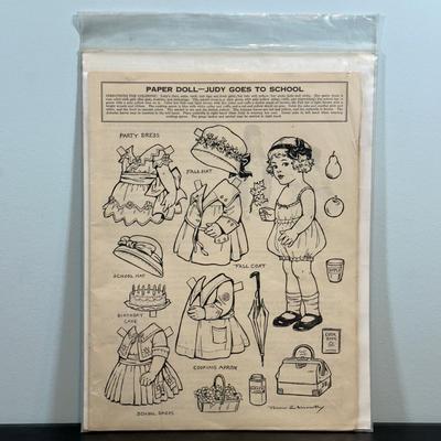 LOT 86: Dolly Dingle Paper Doll Collection