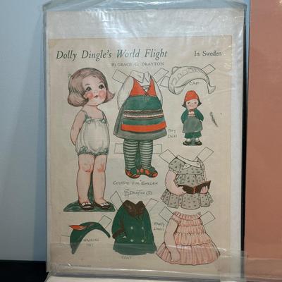 LOT 86: Dolly Dingle Paper Doll Collection