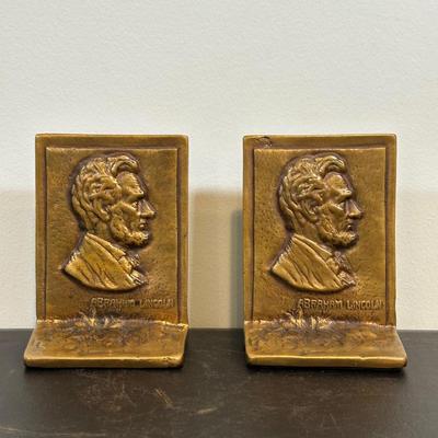 LOT 87: President Abraham Lincoln Collectibles & Memorabilia