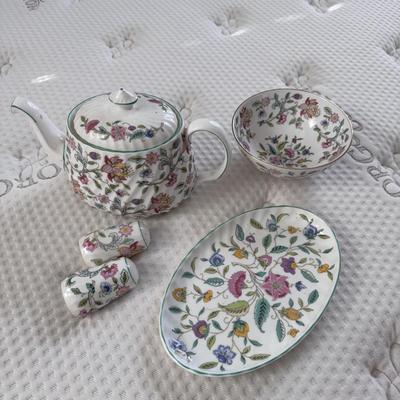 Minton Haddon Hall Assortment of China (GB-DZ)
