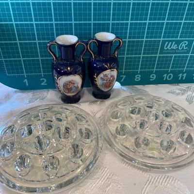 4” cobalt blue vases & 2 clear flower frogs
